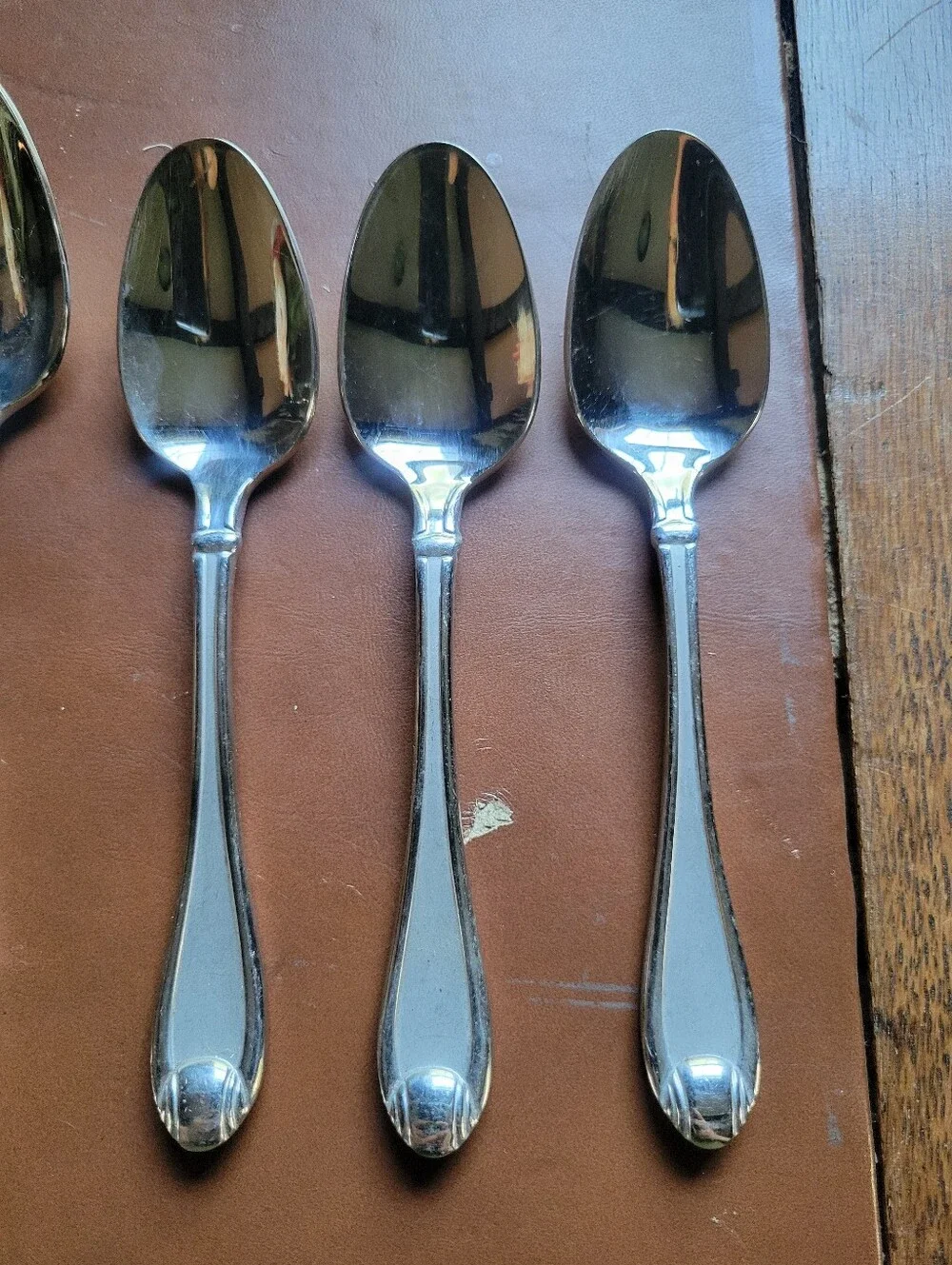 Oneida Polished Silver Stainless Flatware - Forks & Spoons Set